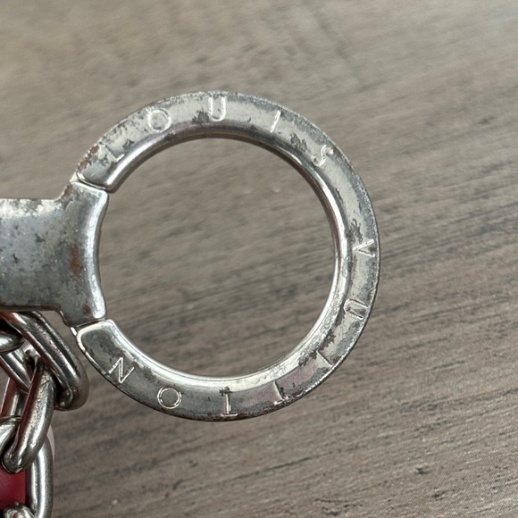 Louis Vuitton Keychain (discolored) - Picture 4 of 6